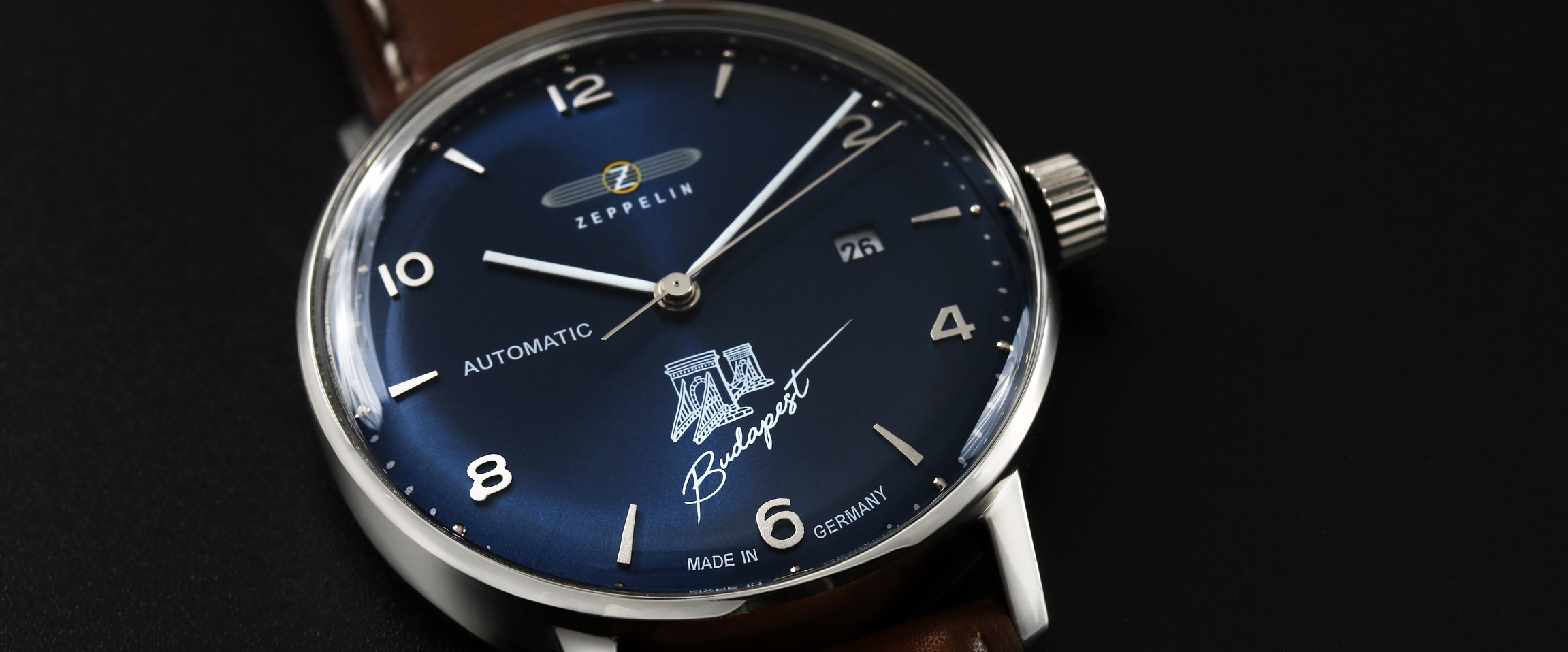 Zeppelin Budapest 500 óra hátlapja, szerkezet